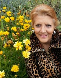 Sandee Mac w yellow flowers